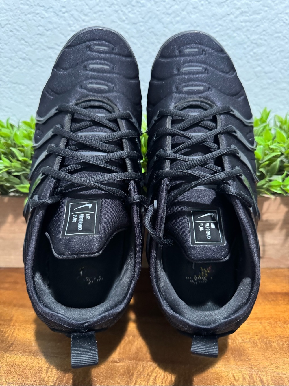 Nike Air VaporMax Plus Low Triple Black Running Shoes 924453-004 Mens Size 9.5 - Picture 10 of 11